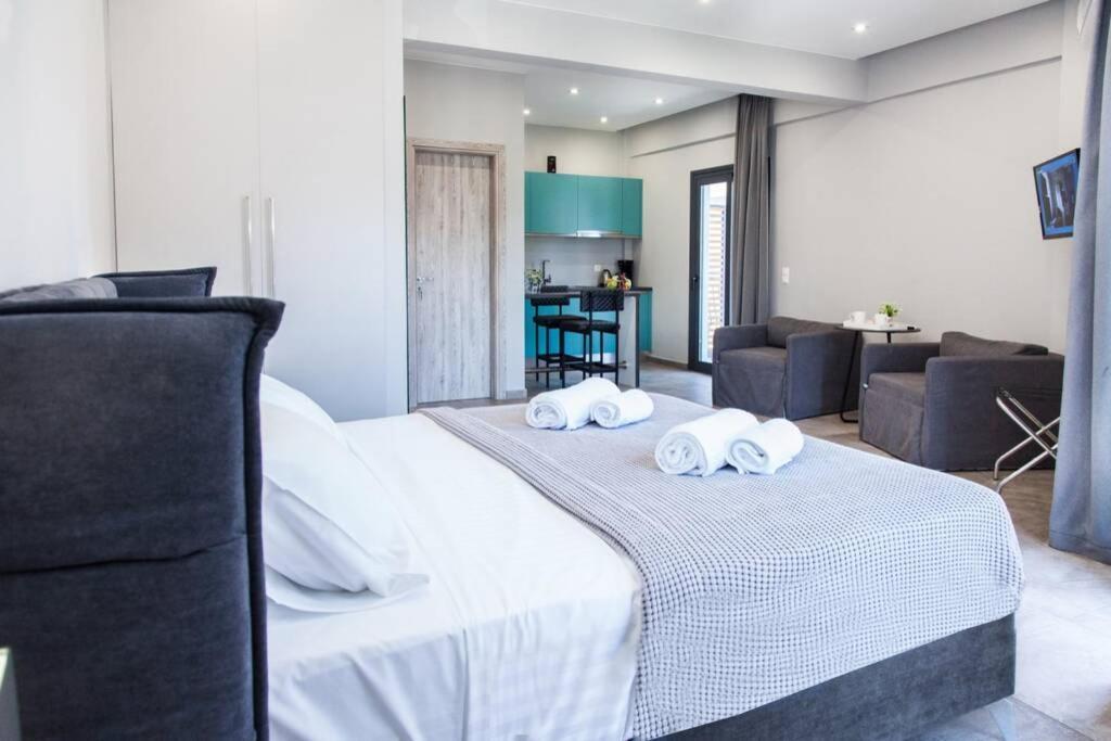 E Spacious Cornered Brand New Studio Apartment E Athena Bagian luar foto
