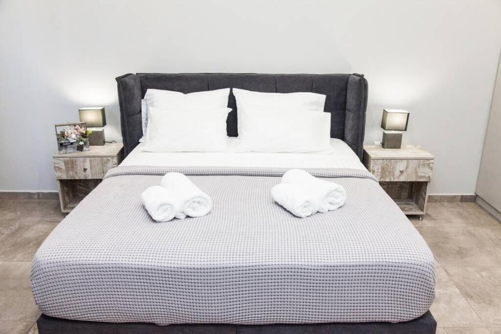 E Spacious Cornered Brand New Studio Apartment E Athena Bagian luar foto