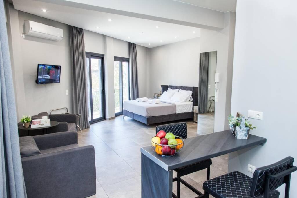 E Spacious Cornered Brand New Studio Apartment E Athena Bagian luar foto