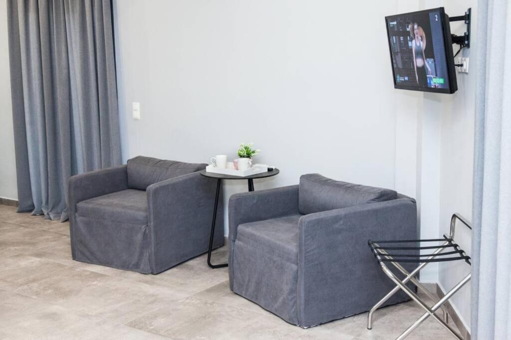 E Spacious Cornered Brand New Studio Apartment E Athena Bagian luar foto