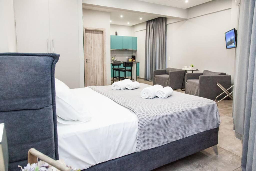 E Spacious Cornered Brand New Studio Apartment E Athena Bagian luar foto